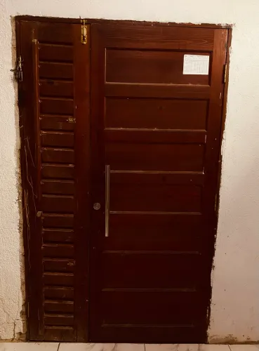 Porta de madeira 1,20 x 2,10