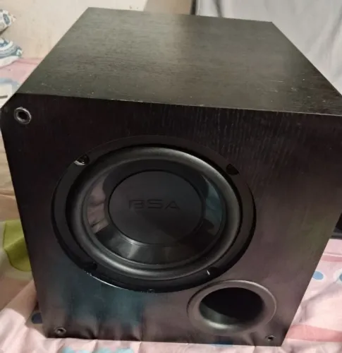 subwoofer ativo da marca BSA, modelo W8. Oi