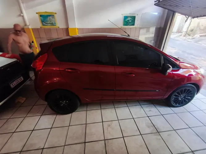 Ford Fiesta SEL 1.6 16V Flex Mec. 5P 2017