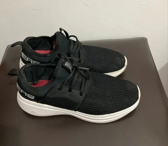 Tênis feminino Skechers 37