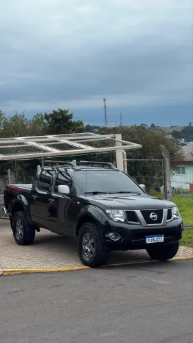Nissan Frontier SV AT. CD 4X4 2.5 TB Dies. Aut. 2015