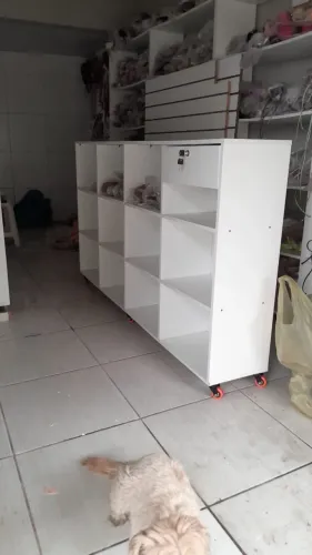 Balcão com comeia para loja com gaveta 