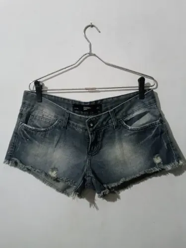 Shortinho jeans feminino da pool