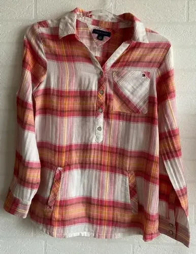 Camisa Tommy, tamanho L infantil (serve 12 - 14 anos), linda, comprada nos Estados Unidos