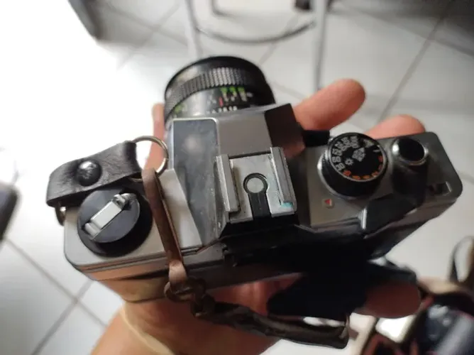 Camera fotográfica praktica antiga , completa com lente Sigma.