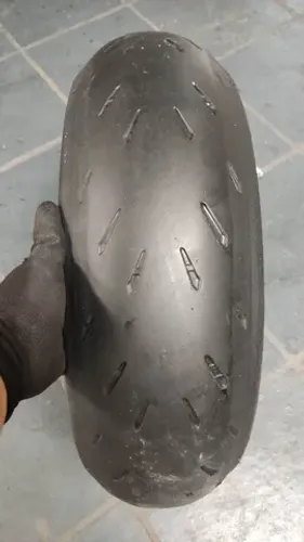 Pneu usado Michelin Power RS 180/55-17