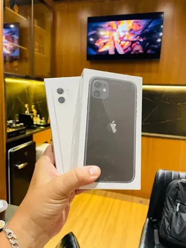 iPhone 11 novo com garantia de 1 ano - pronta entrega