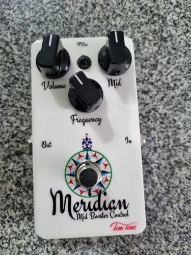 Pedal boost de médio para Baixo / Guitarra