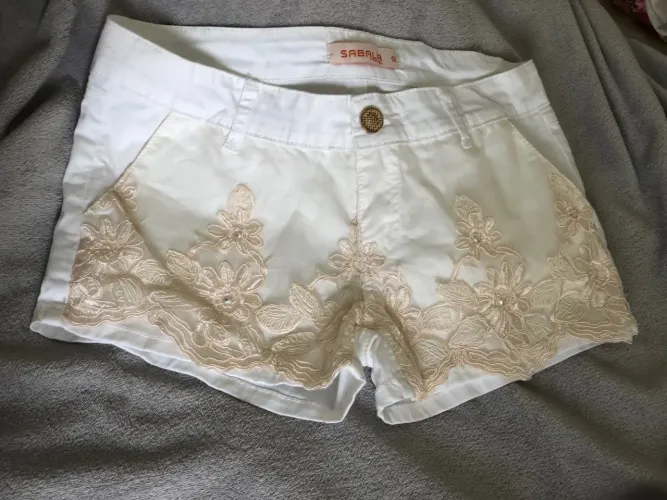 Short branco bordado NOVO