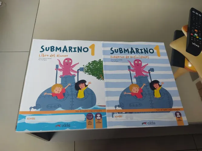 Livro Didático de Espanhol - Submarino 1 NOVO 