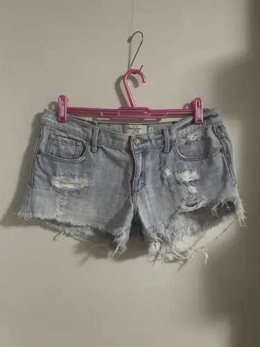 Short Jeans desfiado Abercrombie & Fitch - Tamanho 6