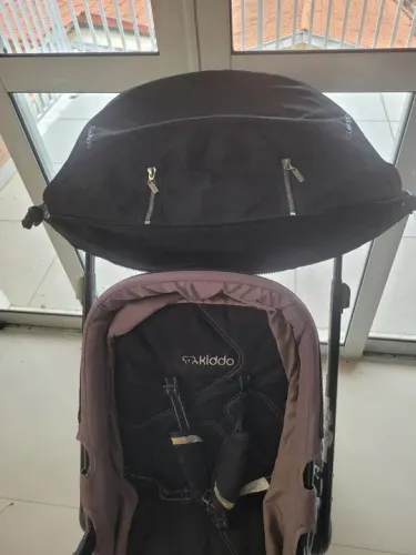Carrinho de Bebê Kiddo - Preto Ótimo Estado e higienizado