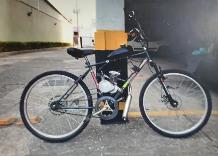 BICICLETA COM MOTOR A GASOLINA CALOI 80CC