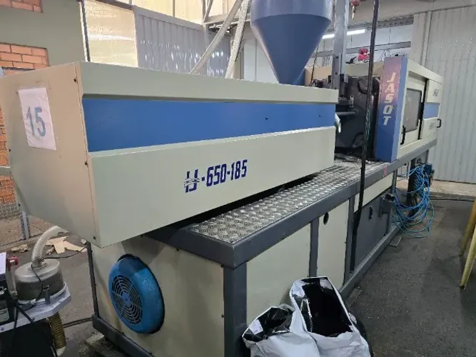 Injetora de Plásticos Jasot IJ-650-185