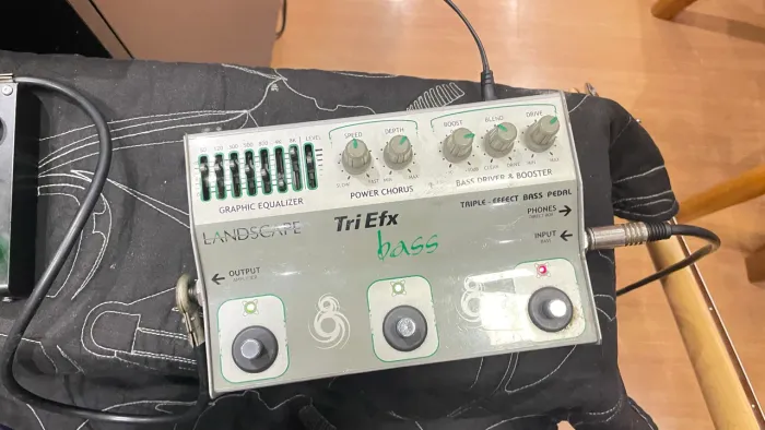 Pedaleira Landscape TriEFX Bass 