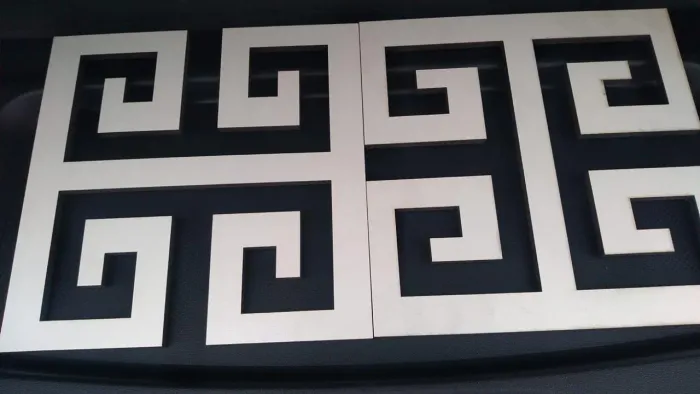 Placas decorativas de mdf de 3mm vazadas dupla face (branco e preto)