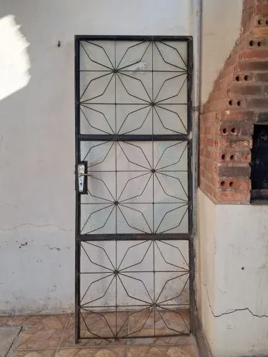 Porta de ferro 