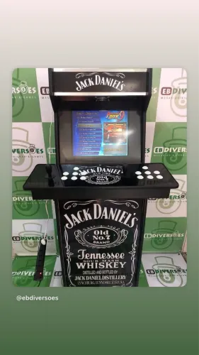 Fliperama com 4 mil jogos
