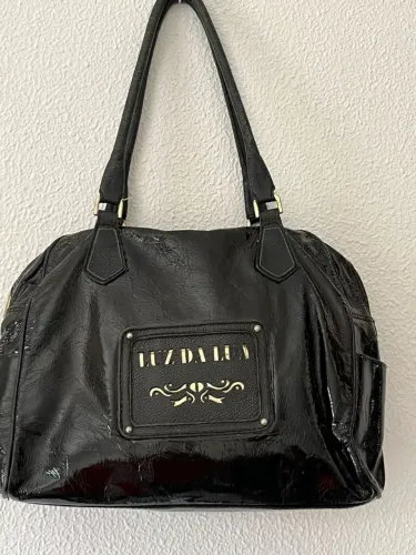 Baixou o preço! Bolsa Luz da Lua Preta em Couro - Seminova