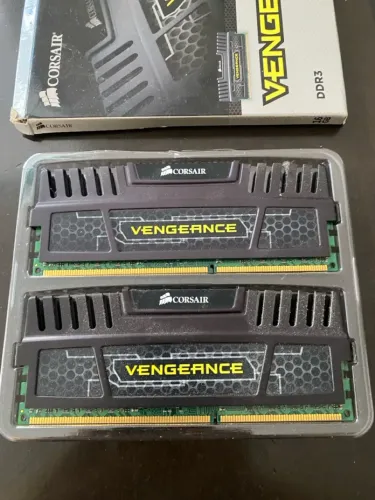 Memória RAM Corsair Vengeance DDR3 16GB (2x8GB)