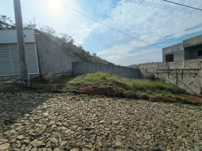 LOTE Cittá de Lucca PRONTO PARA CONSTRUIR: Economia Imediata