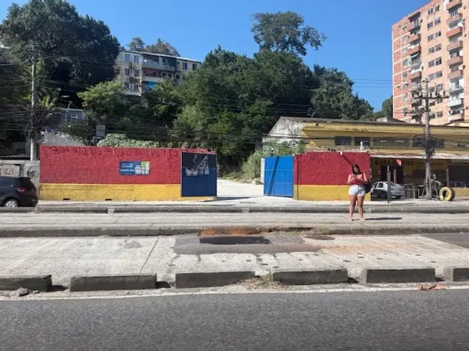 VENDO OU ALUGO IMÓVEL TANQUE EM FRENTE AO GUANABARA OPORTUNIDADE
