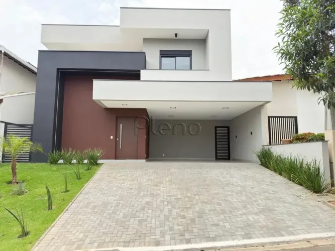 Casa à Venda no Condomínio Jardim das Palmeiras em Vinhedo, no bairro Vila João XXIII.