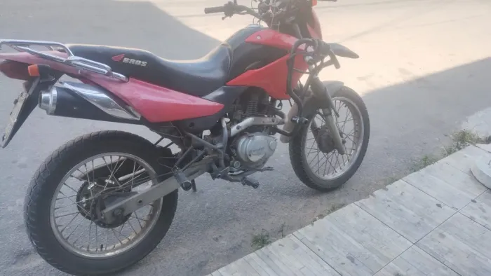 Honda BROS 2008 sem defeitos só usar,placa mercosul trocada esse ano!