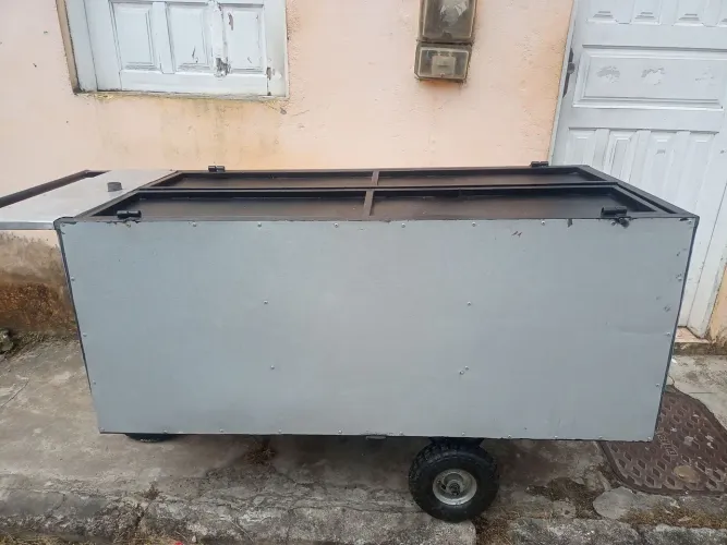 Carrinho comercial de metal resistente