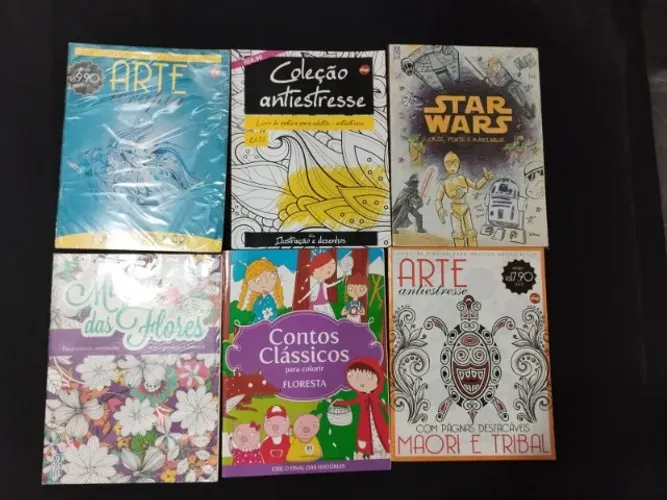 Kit com 3 livros de colorir