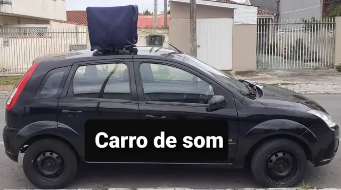 Carro de som para propagandas, locutor ao vivo e personagens vivos