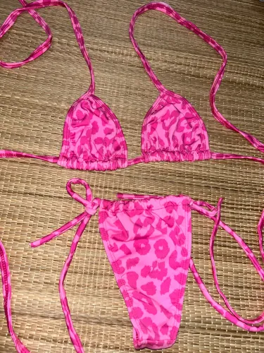 Biquini de oncinha rosa 