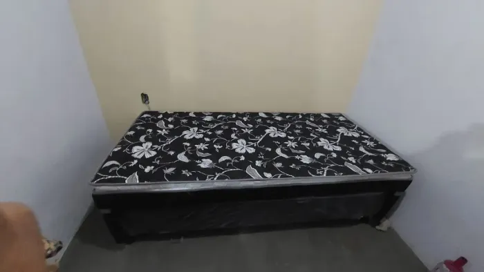 Cama de solteiro com cama auxiliar