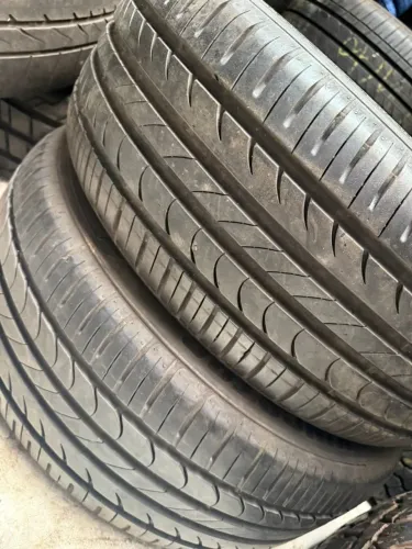 Pneu Yokohama 215/55/16 99 % vida útil