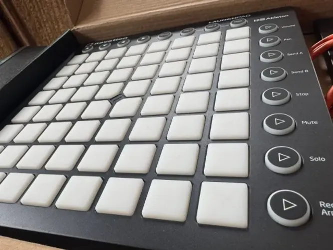 Controlador Novation Launchpad Mk2