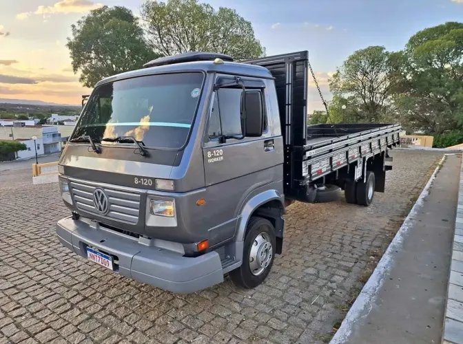 Caminhão volks 8.120 carroceria