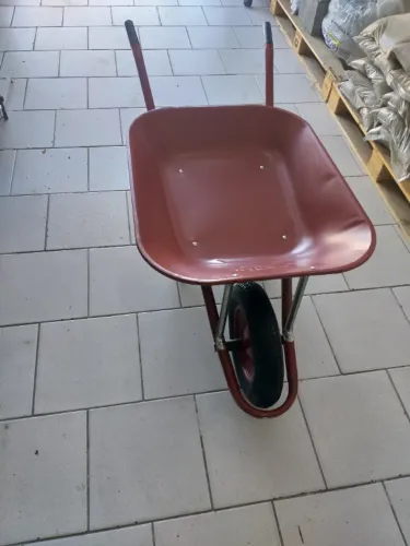 Carrinho de mão - Pedreiro