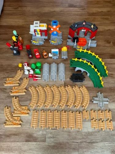 Brinquedo Fisher Price Geotrax (Trêm montável)