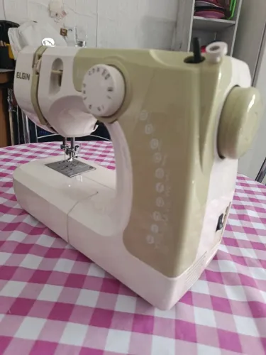 Máquina de custura 
