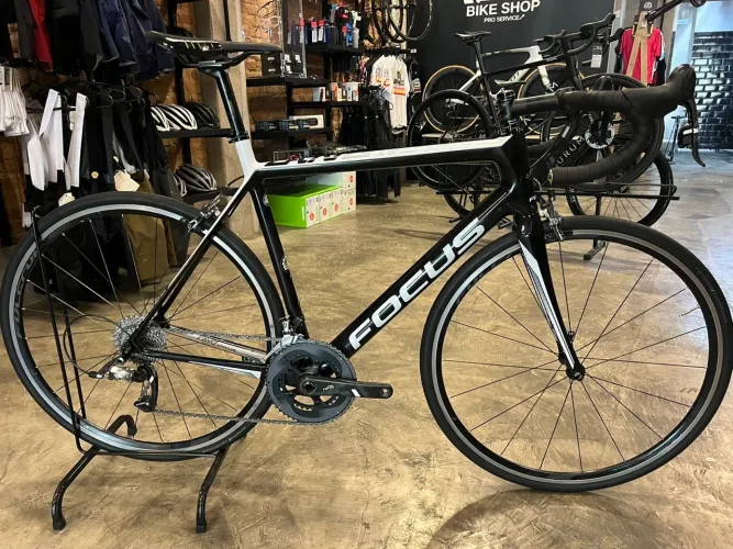 Bicicleta Focus Cayo - Carbono