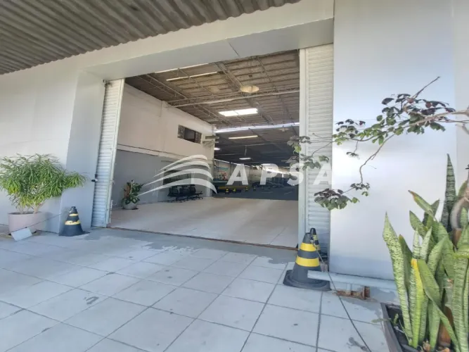 EXCELENTE GALPÃO PRÓXIMO AO MERCADO DA ENCRUZILHADA, 40M2, COM WC. ÓTIMA OPORTUNIDADE PARA
