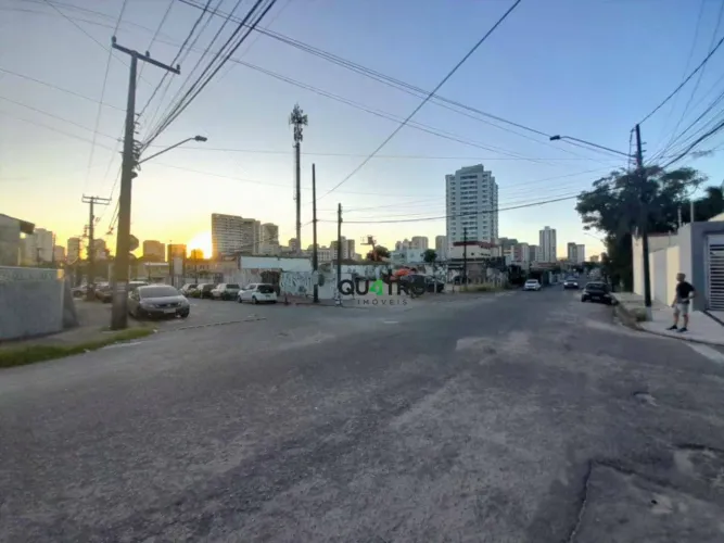 Dois Terrenos de esquina a venda no bairro de Fátima, metragem total 823 m² por R$ 1.600.0