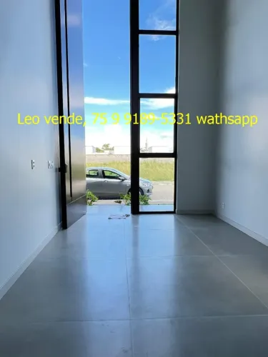Leo vende, bairro Sim, 4\4 c 2 suítes, sala pé direito alto e área goumert