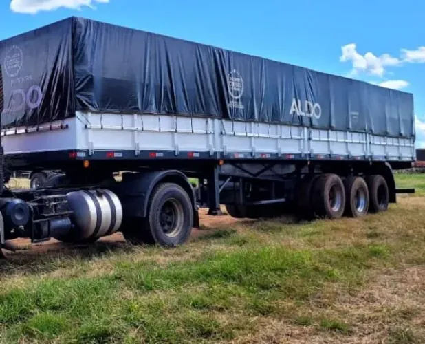 Carreta Randon Graneleiro Nova
