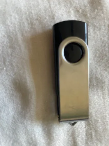 Pen Drive Twist 8Gb Usb Leitura 10Mbs Gravação 3Mbs Preto