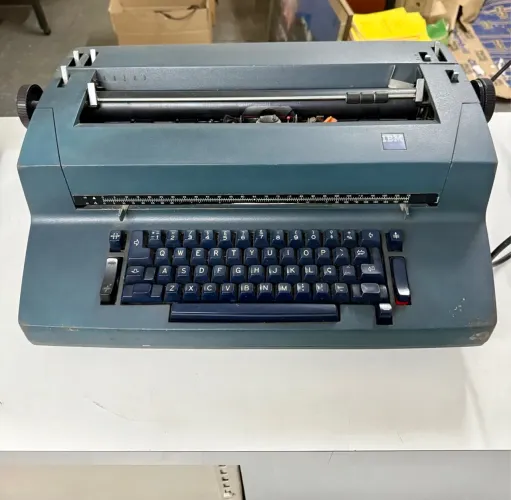 Máquina de Escrever Elétrica IBM de Esfera Raridade