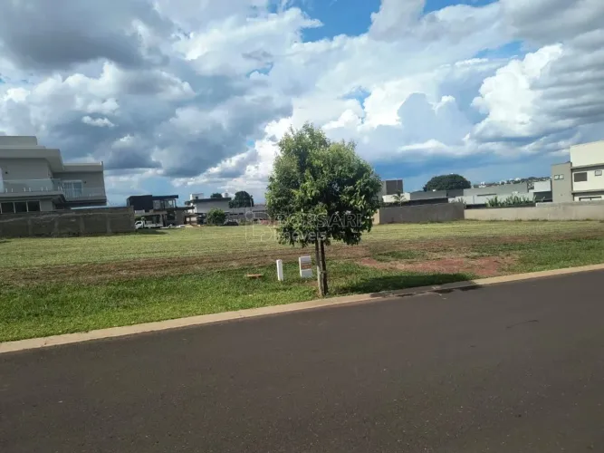 Venda de Terreno / Condomínio na cidade de Araraquara