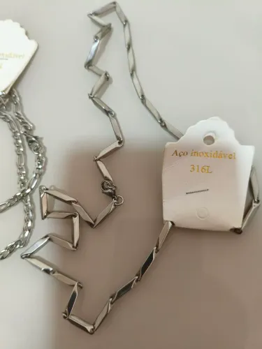 Cordão de Aço inoxidável R$130.00 os 2 juntos