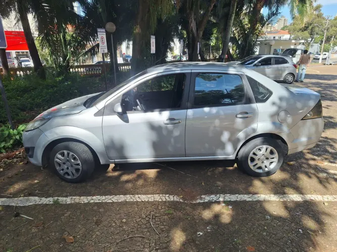 Ford Fiesta Sed. 1.6 8V Flex 4P 2013