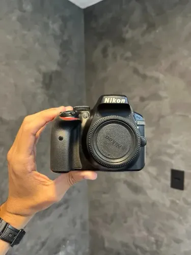 Câmera Nikon D3300 Kit Lente 18-55mm (com bateria nova! - leia a descrição)